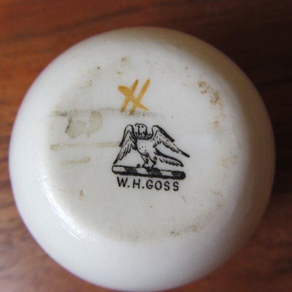 W.H. Goss crested heraldry china vintage Lydford (GC048 Grace) - Picture 7 of 7